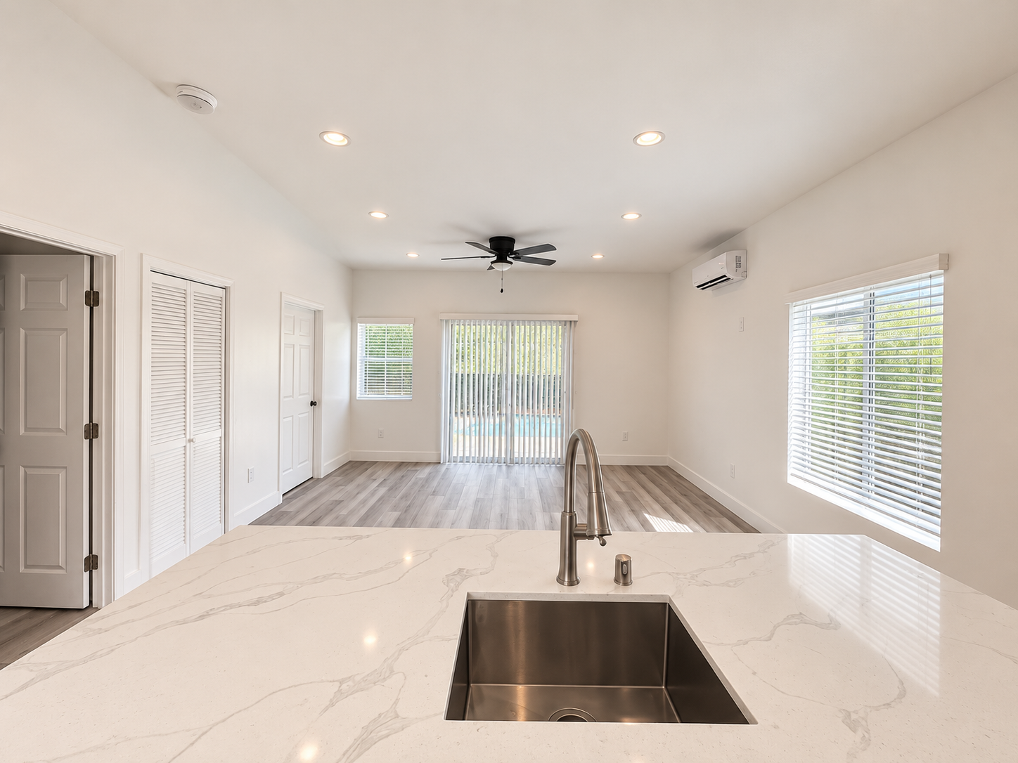 Kitchen & living